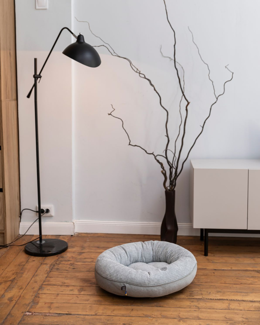 Chester & Lee | Moonlight Gray Donut Dog Bed