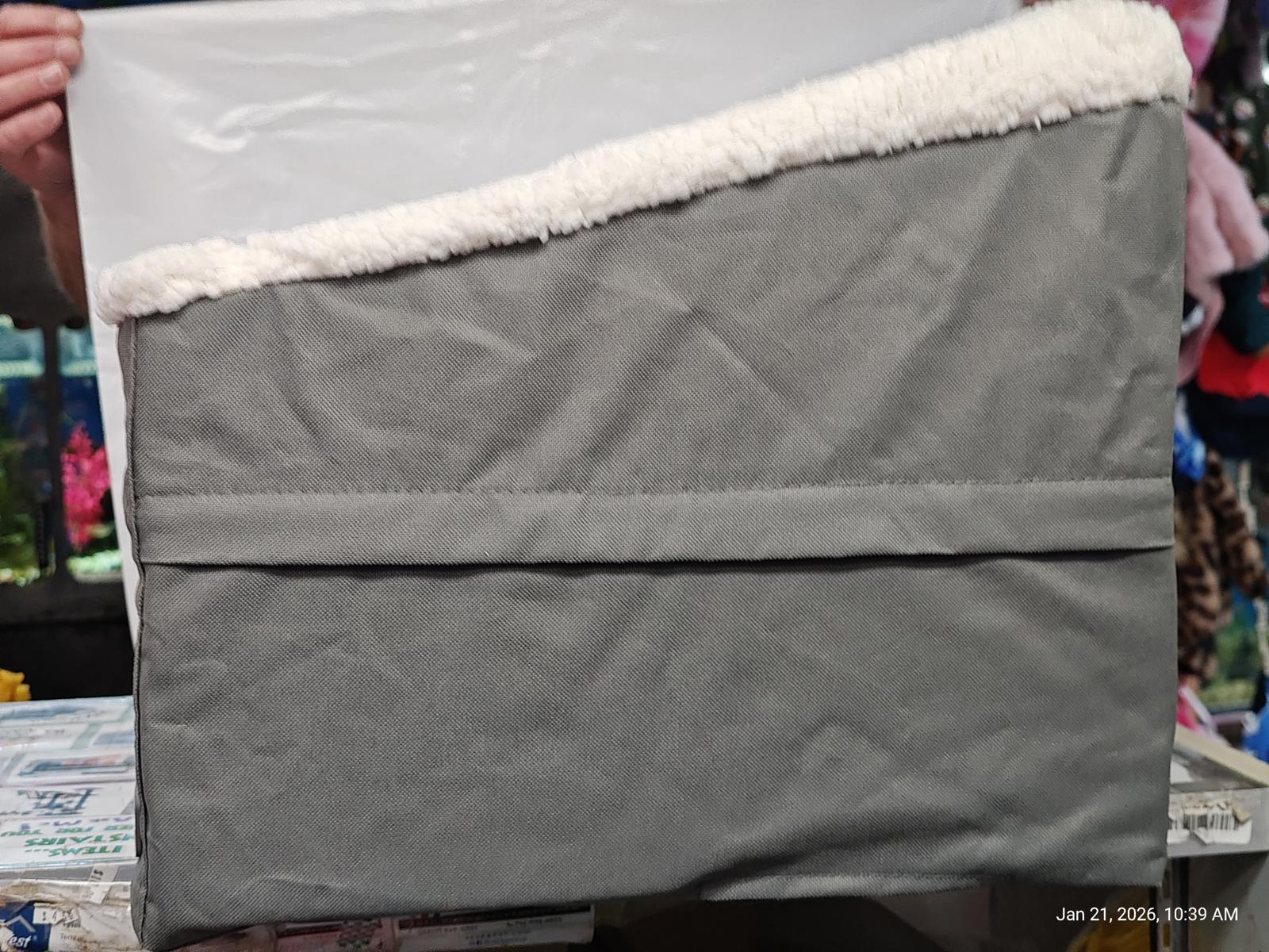 K & H Pet Car  Rectangle Booster Pet Seat Large GREY 21.5” X 16” X 14”