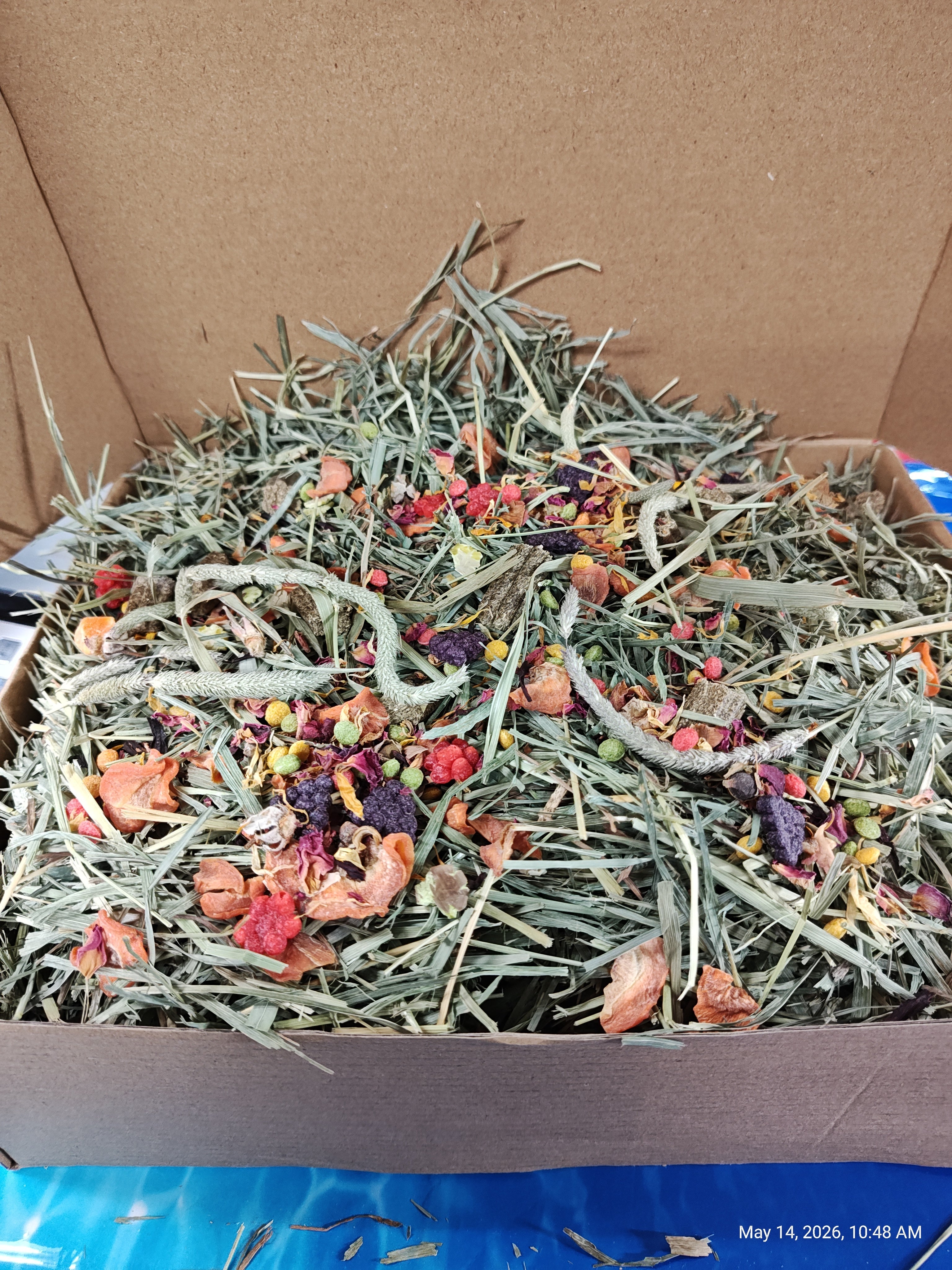 Fun & Forage Box  "No More Boredom" Box - Chinchillas, Guinea Pigs, Rabbits 26 OZ BOX