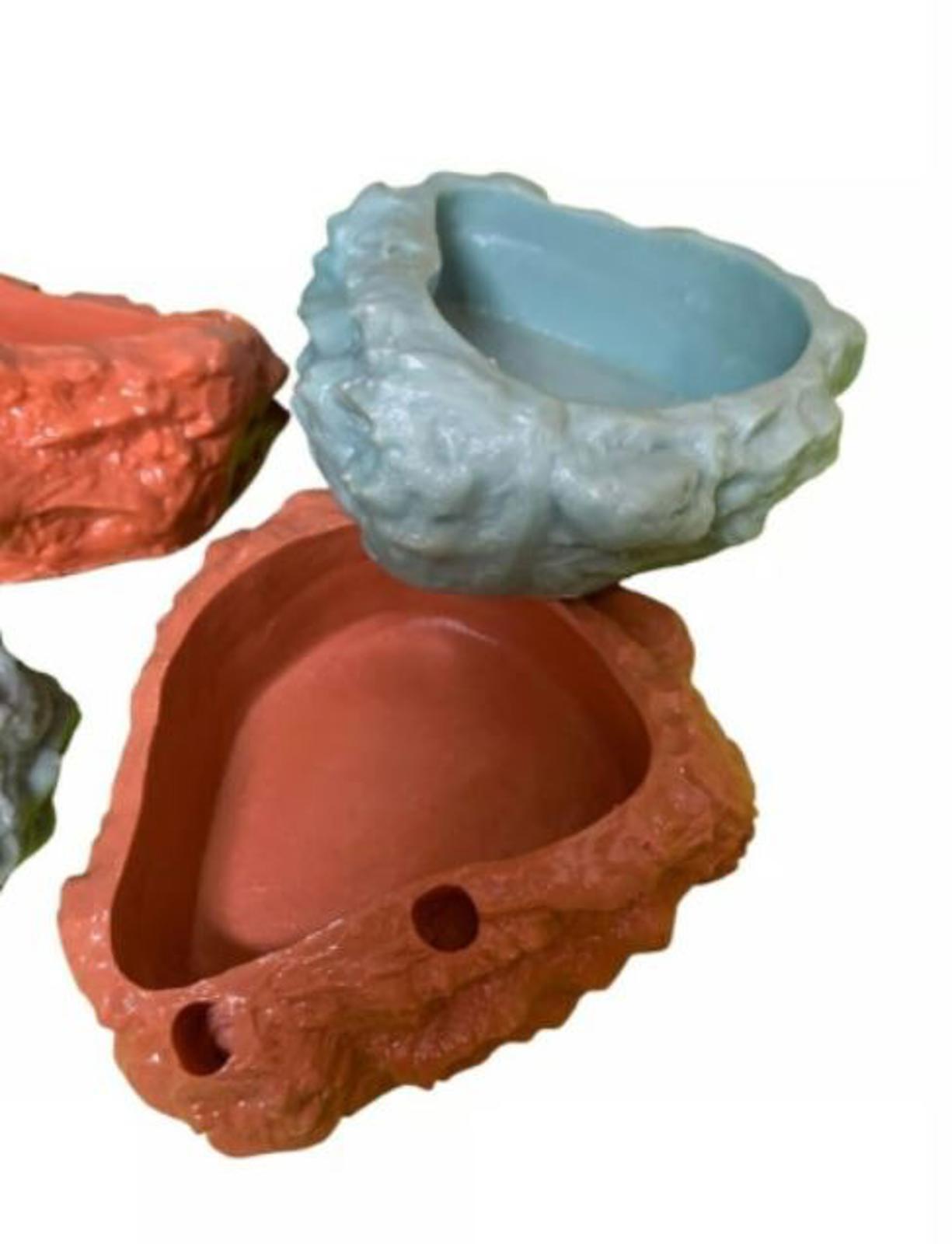 Heavyweight reptile dishes (4 pack )great for Crested Geckos , Tarantulas etc