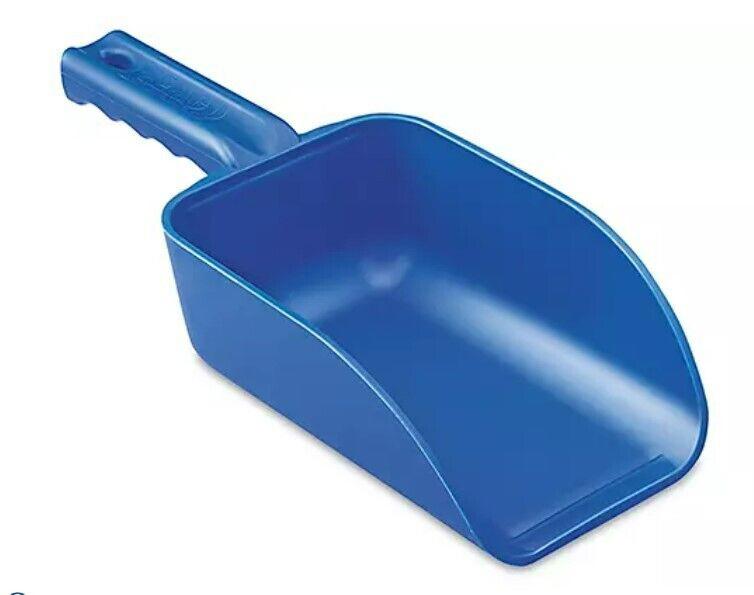 Deluxe Pet food Scoop Measurement on scoop 1/2 cup to 2 cups
