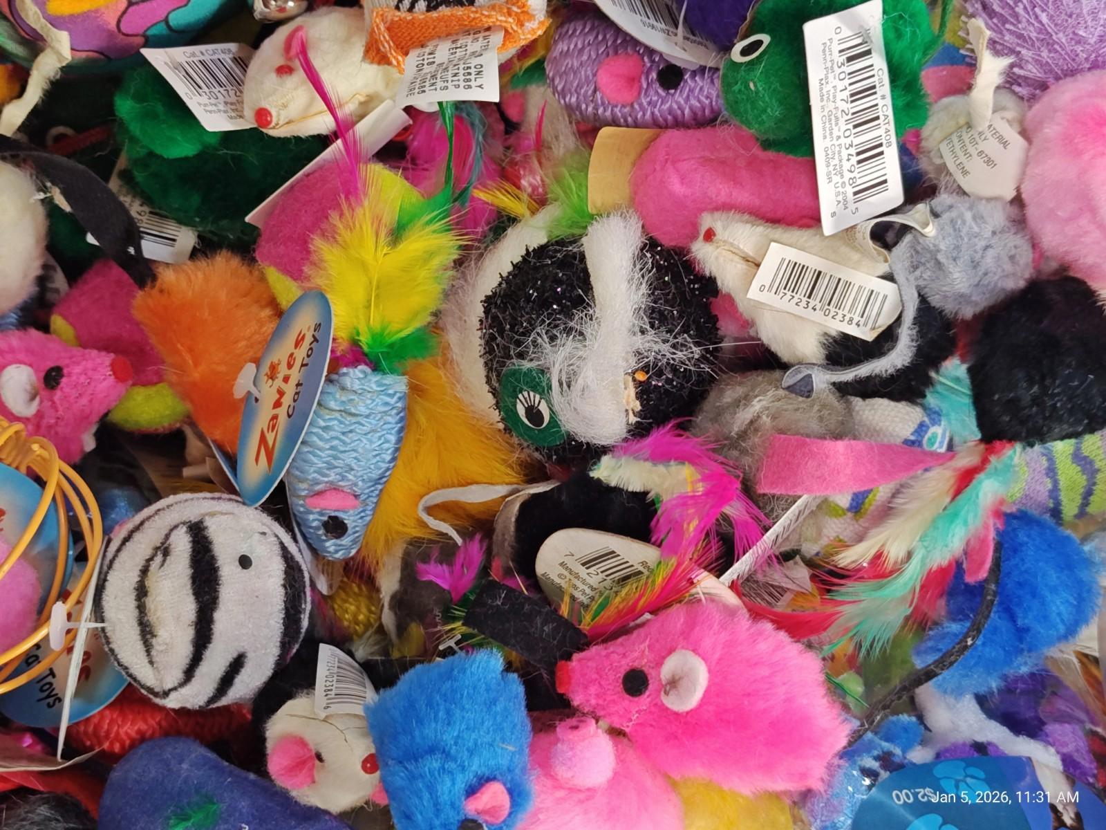 Cat Toys  Bulk 20 Toys Many Nice Brands Always Different Selection