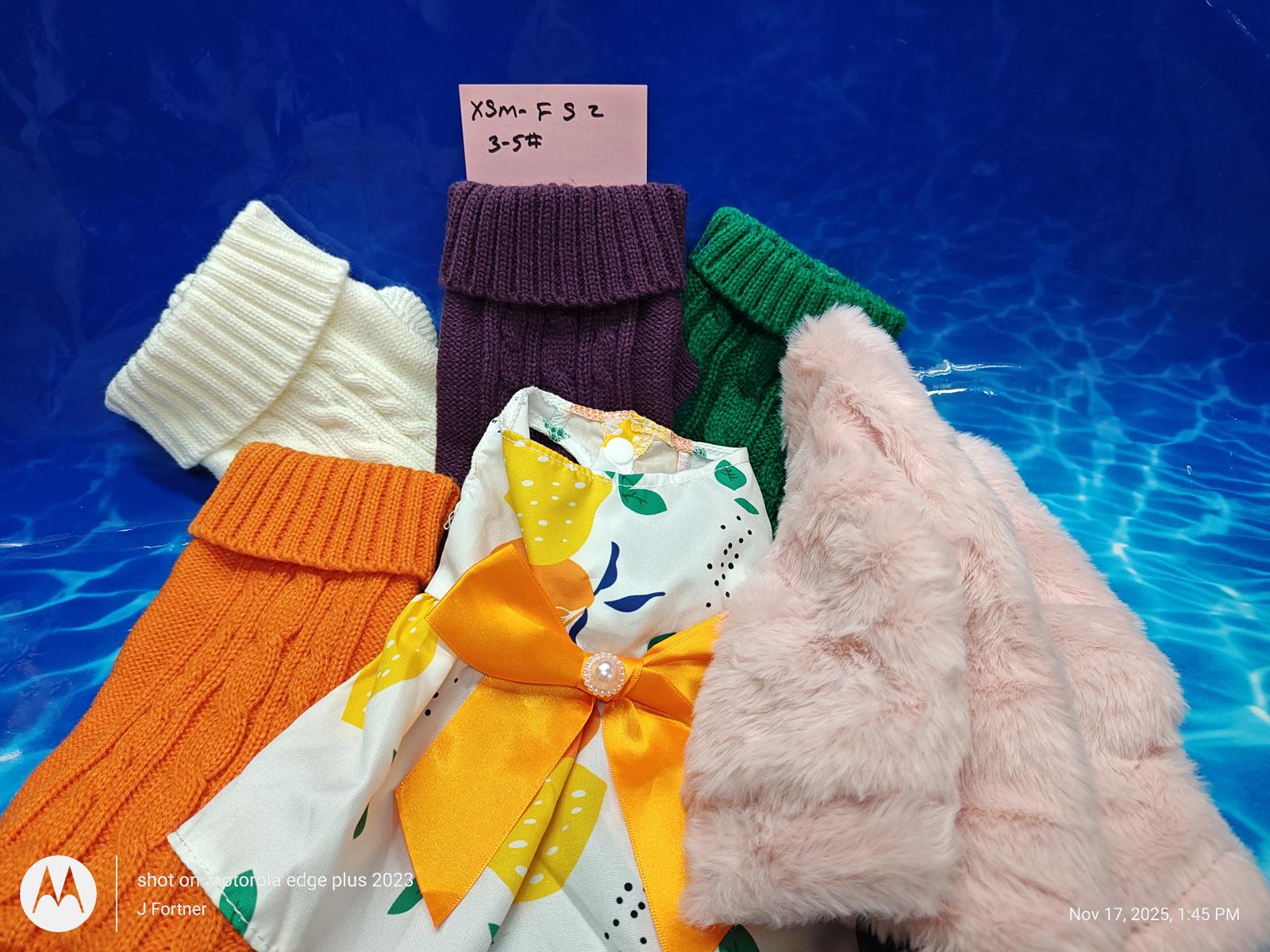 Dog Outfit Bundle ( Xtra Small 4 to 6 Pound Pets ) Brand New Save with a Bundle
