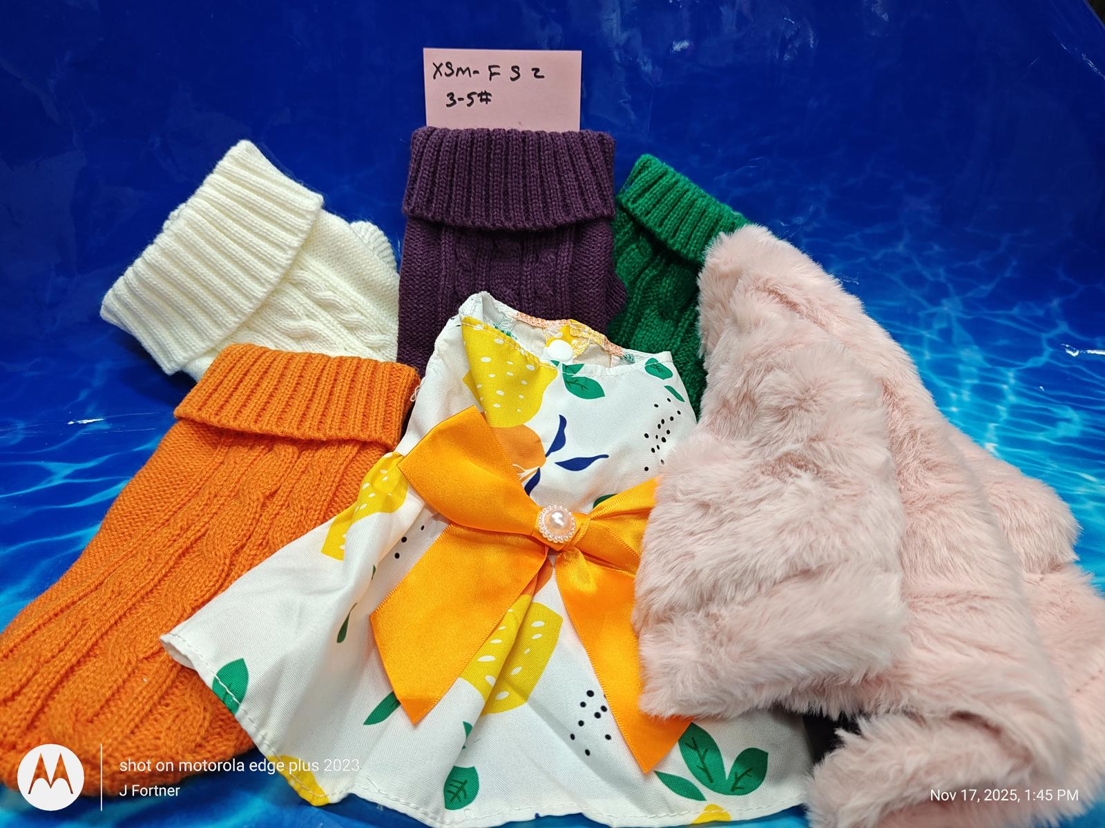 Dog Outfit Bundle ( Xtra Small 4 to 6 Pound Pets ) Brand New Save with a Bundle