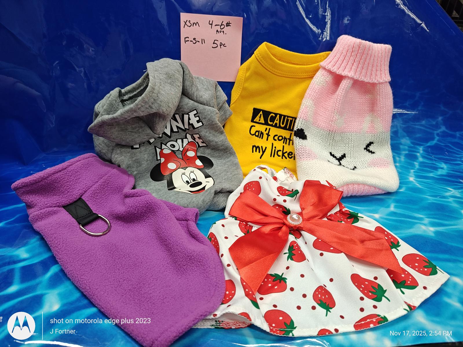 Dog Outfit Bundle ( Xtra Small 4 to 6 Pound Pets ) Brand New Save with a Bundle