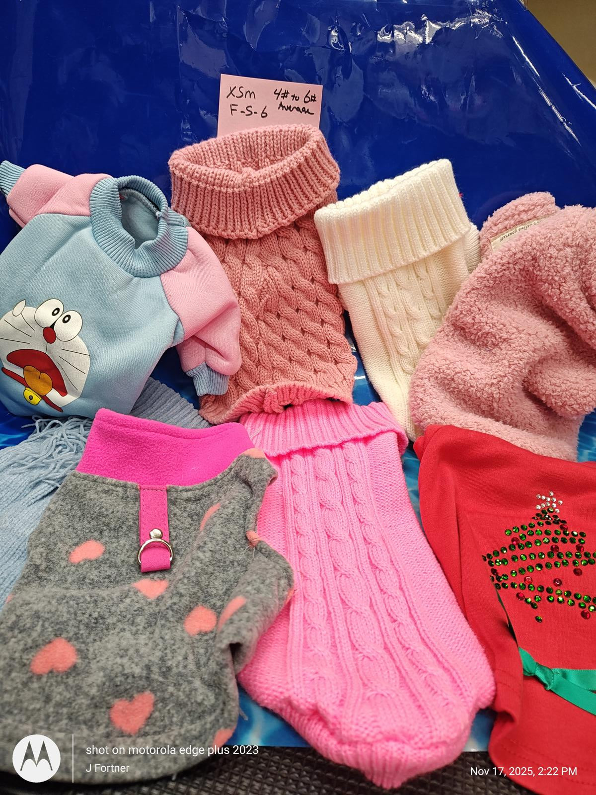 Dog Outfit Bundle ( Xtra Small 4 to 6 Pound Pets ) Brand New Save with a Bundle