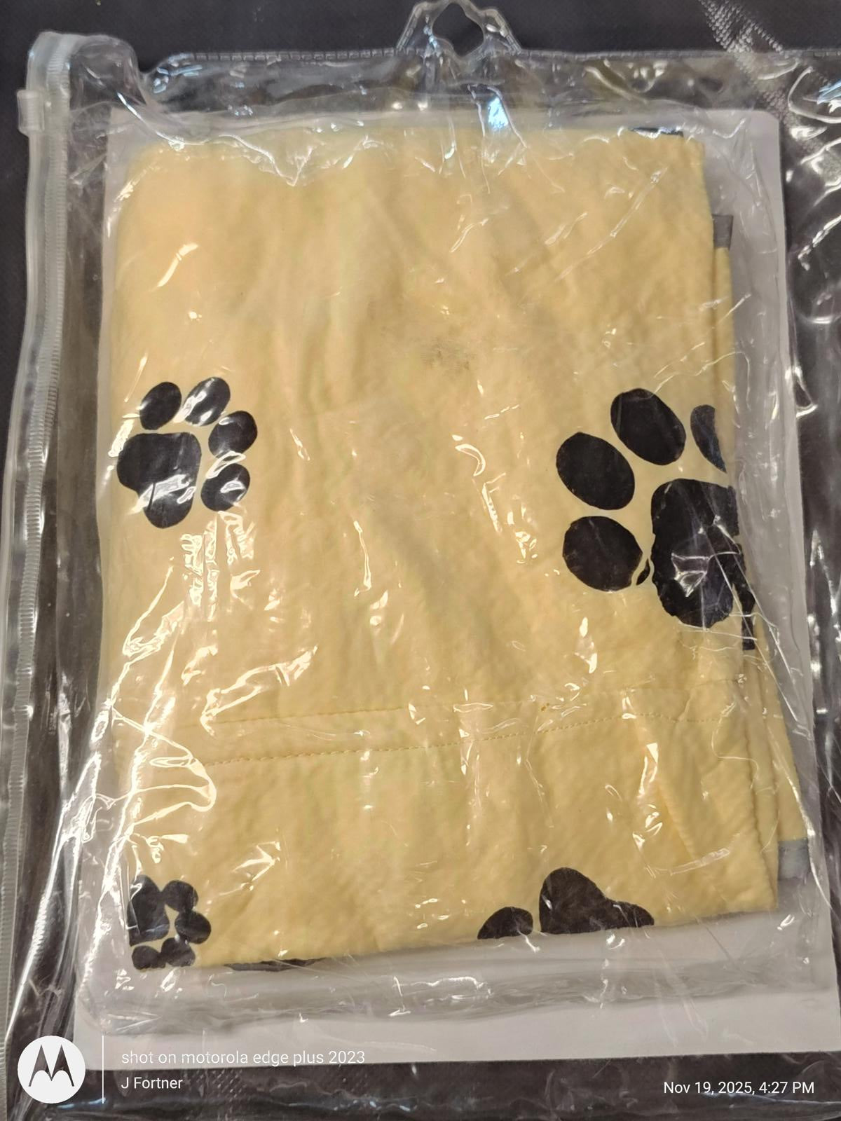 Cooling Vest for Dogs, Yellow with Black Paw Prints (Xtra Large)