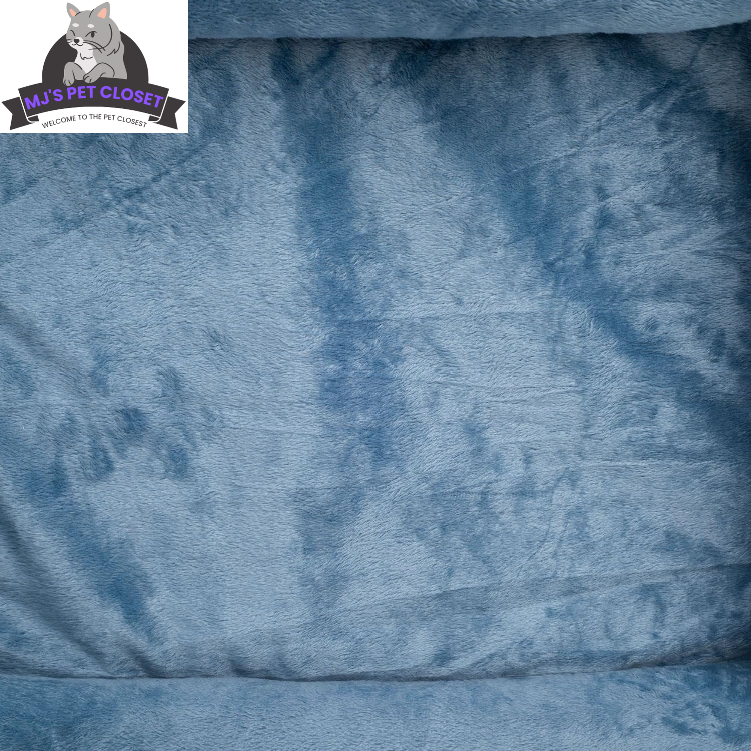 Upgrade your furry friend's comfort with our Medium Orthopedic Rectangle Bolster Pet Bed in Blue! 🐾💙 Perfect for restful naps and support!