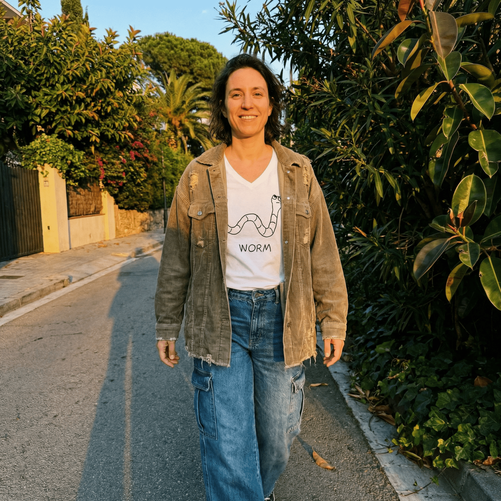 Worm - Women's V-Neck Tee